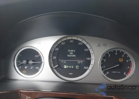 2010 Mercedes-Benz Glk 350 4Matic z USA, uszkodzony, nr VIN WDCGG8HB6AF395681